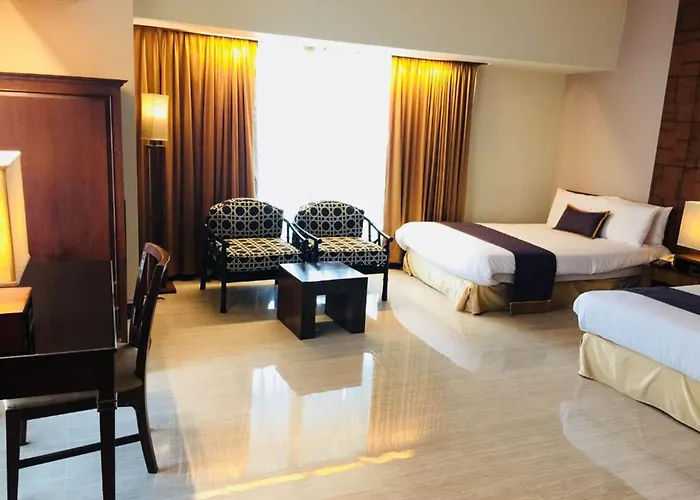Hotel Indra Regent 4*