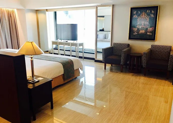Indra Regent מלון 4*