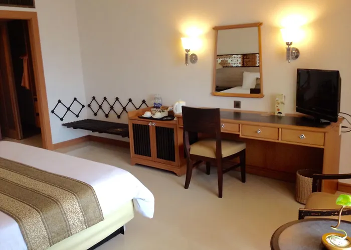 Indra Regent Hotel 4*