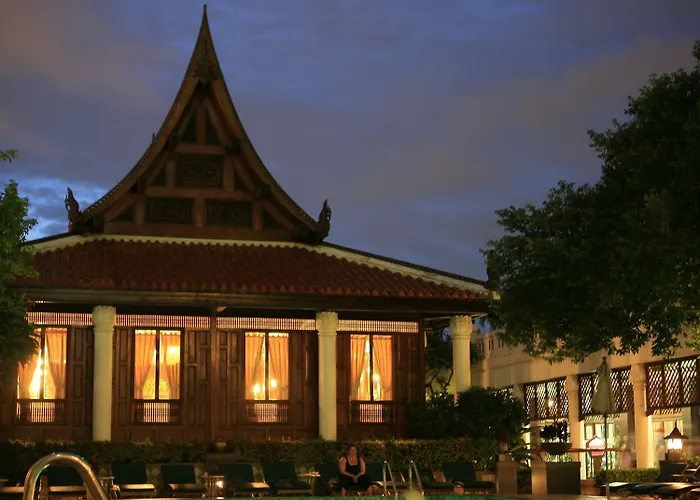 Hotel Indra Regent 4*