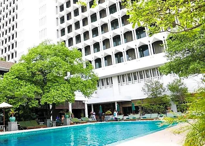 Indra Regent Hotel 4*