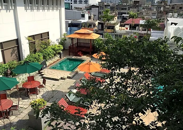 Indra Regent Hotel 4*