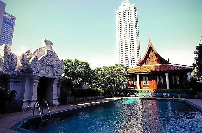 Indra Regent Hotel 4*